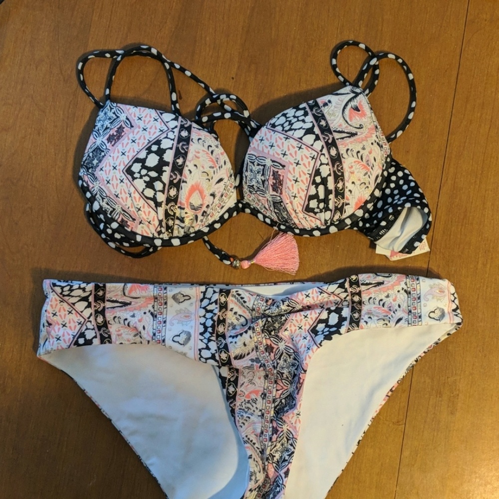 Victoria Secret 32A small swimsuit